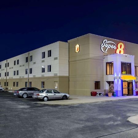 Super 8 By Wyndham Wichita North Hotel Buitenkant foto