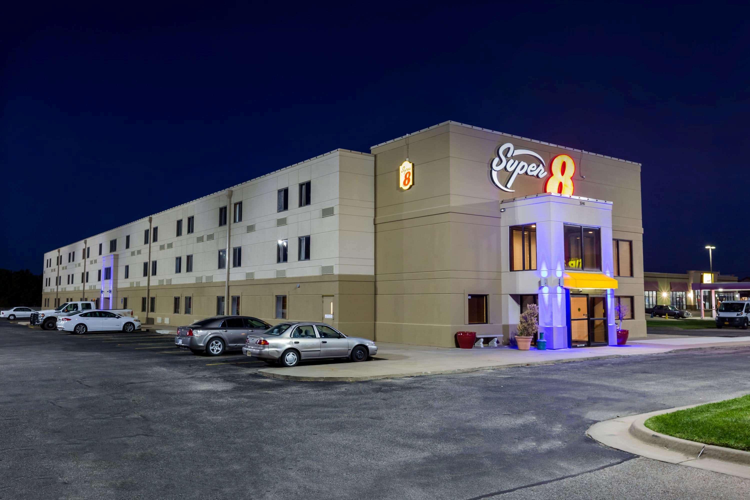 Super 8 By Wyndham Wichita North Hotel Buitenkant foto