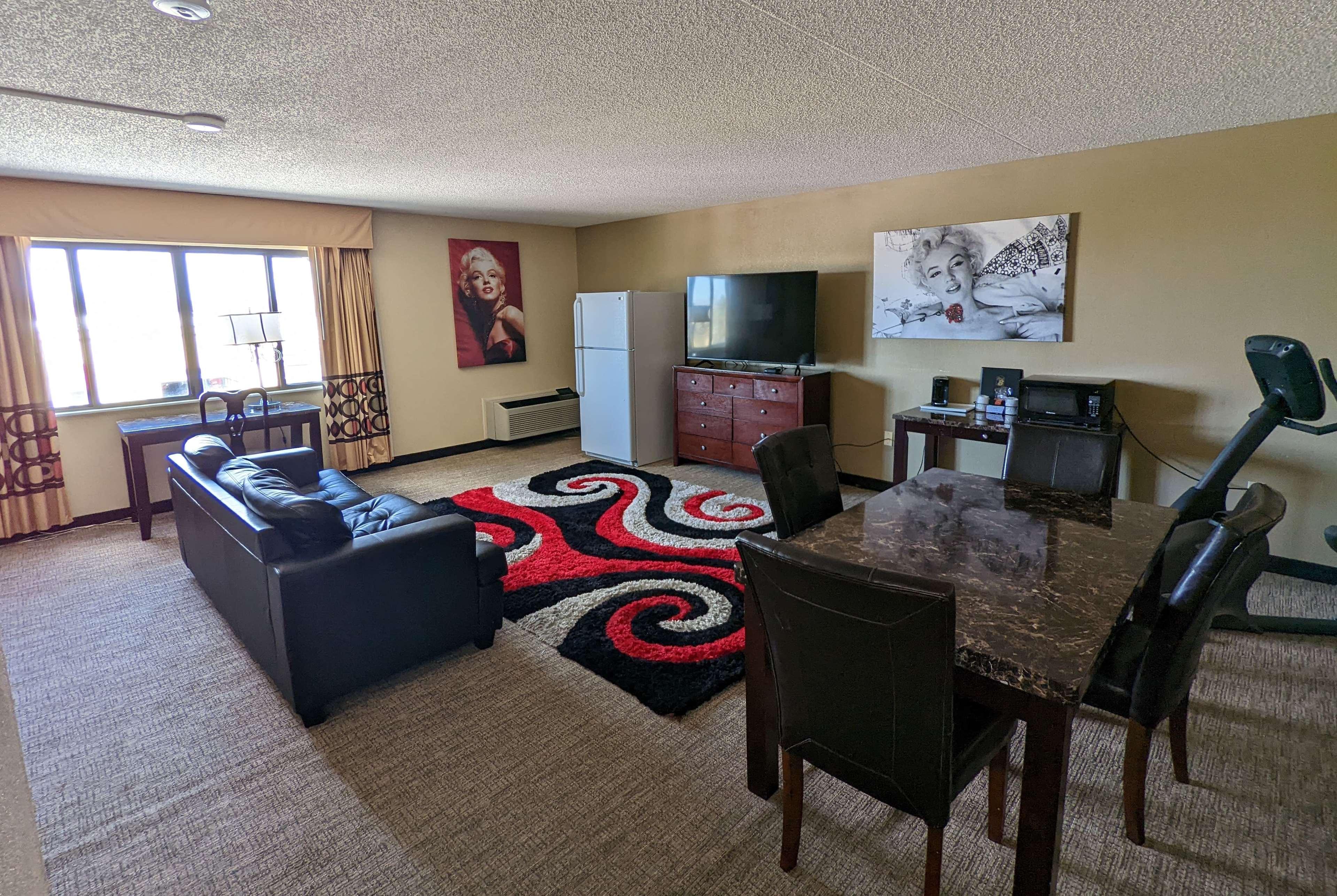 Super 8 By Wyndham Wichita North Hotel Buitenkant foto