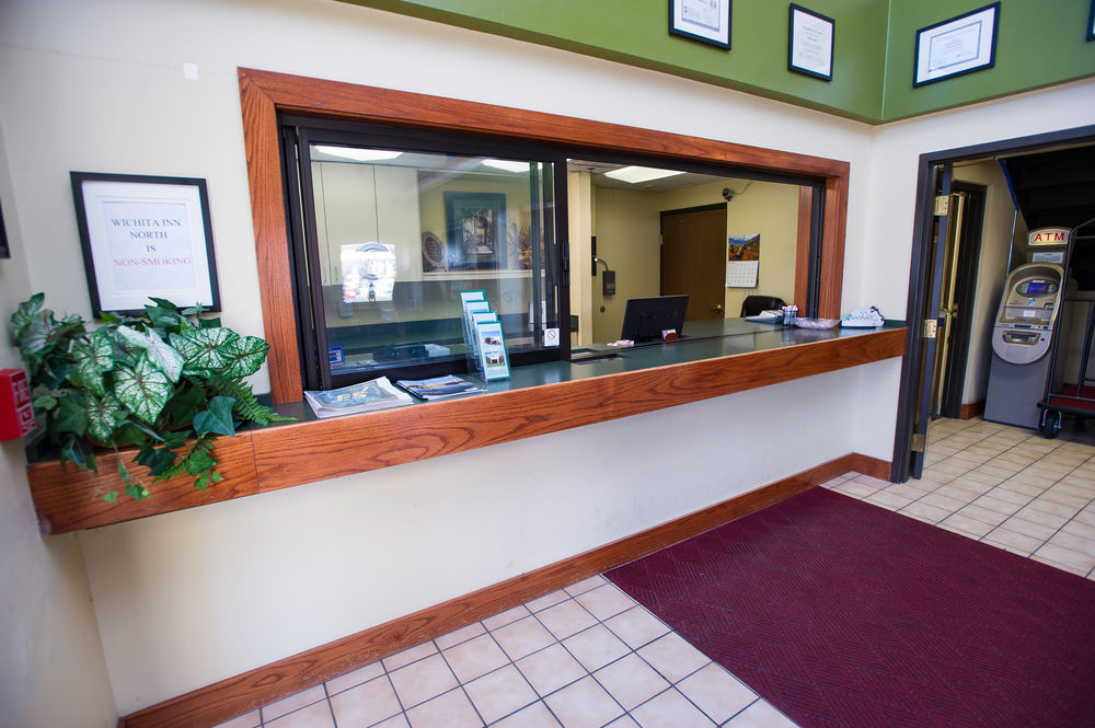 Super 8 By Wyndham Wichita North Hotel Buitenkant foto