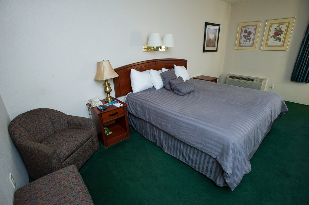 Super 8 By Wyndham Wichita North Hotel Buitenkant foto