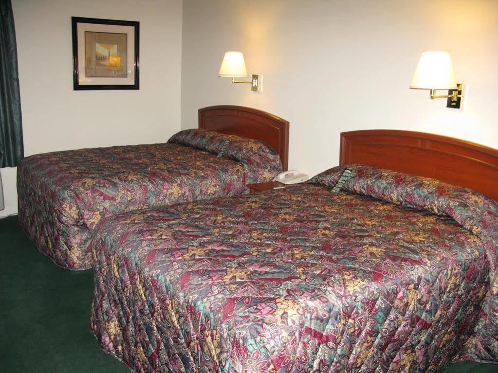 Super 8 By Wyndham Wichita North Hotel Buitenkant foto